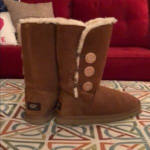 UGG Boots- Bailey Button Triplet